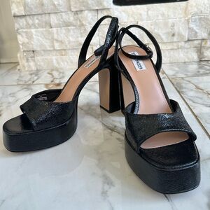 New Steve Madden Black Textured Platform Heels
